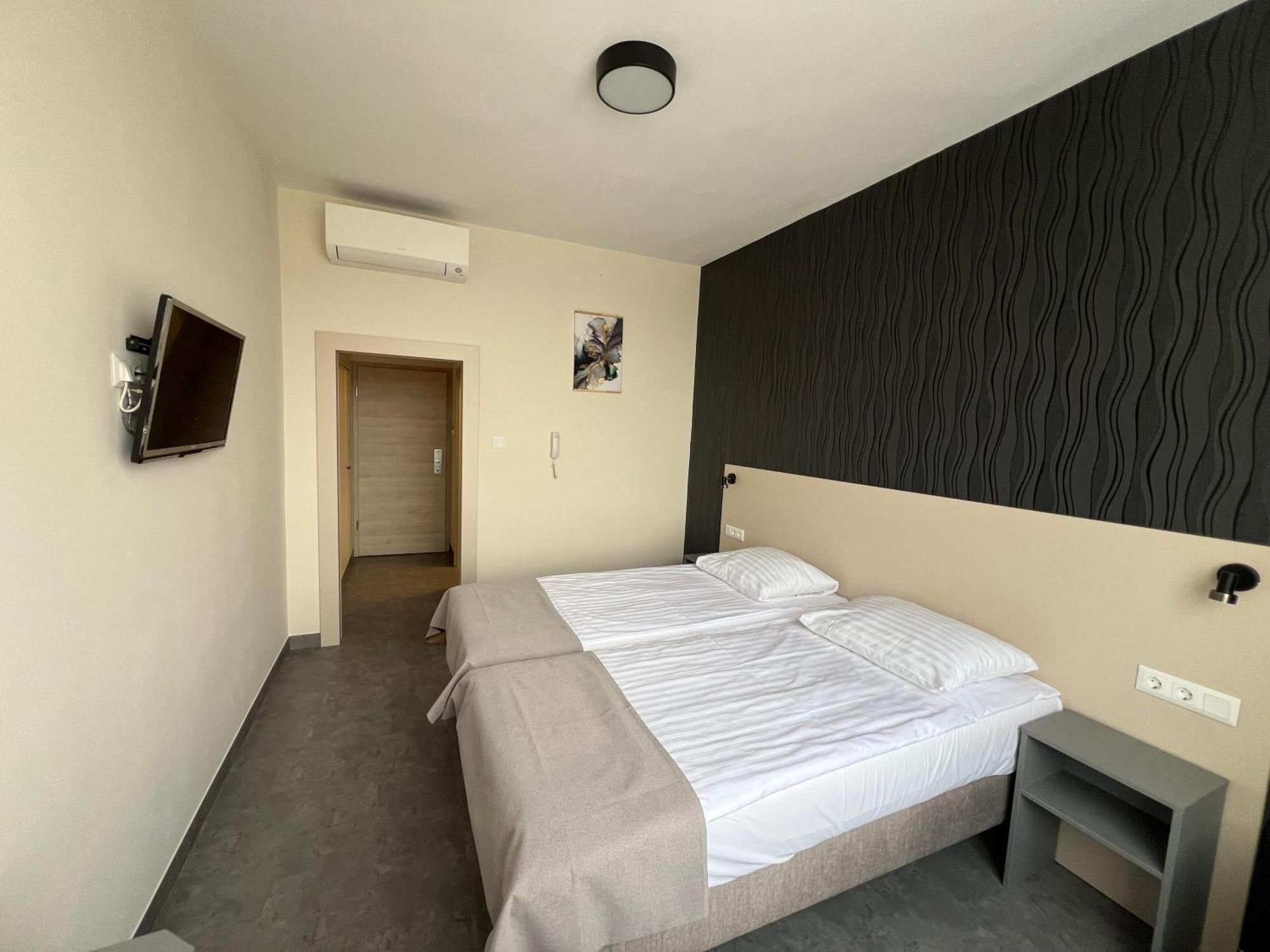 Benczur Hotel Budapest Bagian luar foto